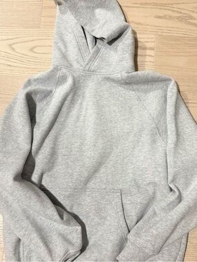 Aritzia Men's Light Gray Crewneck Hoodie
